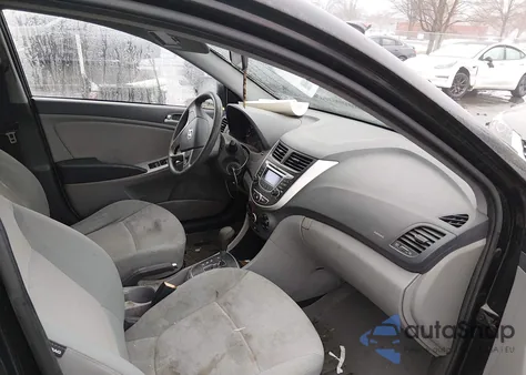 2013 Hyundai Accent Gs z USA, uszkodzony, nr VIN KMHCT5AE6DU138793